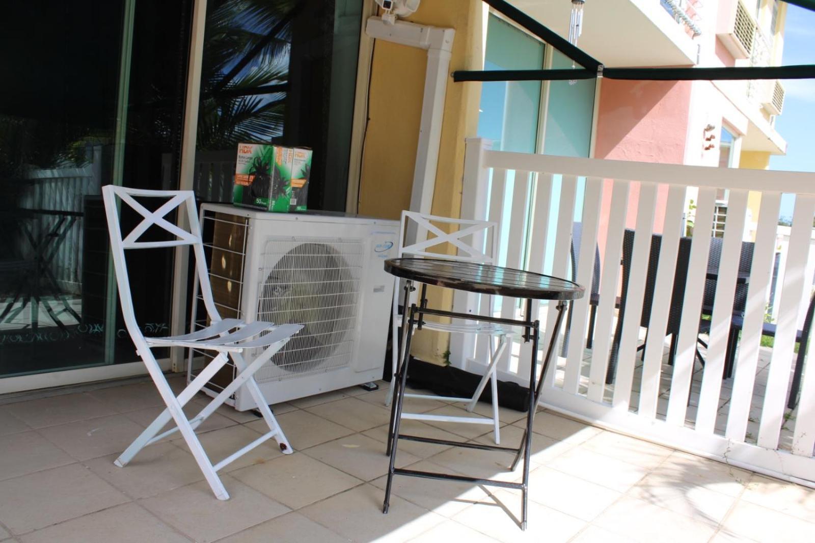 Airport Retreat With A Pool Apartamento *